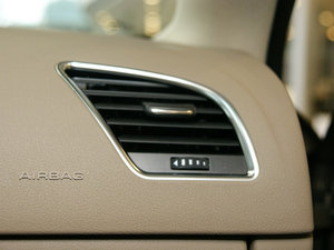 2010款2.0TFSI Sportback 舒适型 中控区