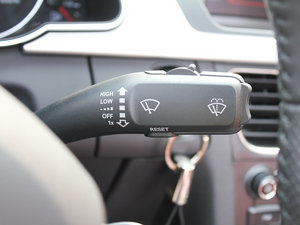 2010��2.0TFSI Cabriolet �п؅^