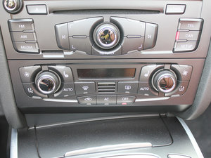 2010��2.0TFSI Cabriolet ���{�{��