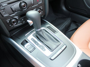 2010��2.0TFSI Cabriolet �Q���U