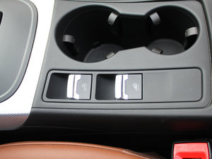 2010��2.0TFSI Cabriolet �п؅^