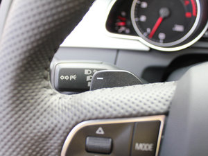 2010��2.0TFSI Cabriolet �п؅^