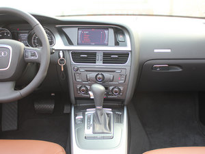 2010��2.0TFSI Cabriolet �п��_