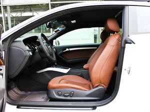 20102.0T Coupe ǰſg