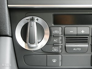 2010款Sportback 1.8T 舒适限量版 中控区