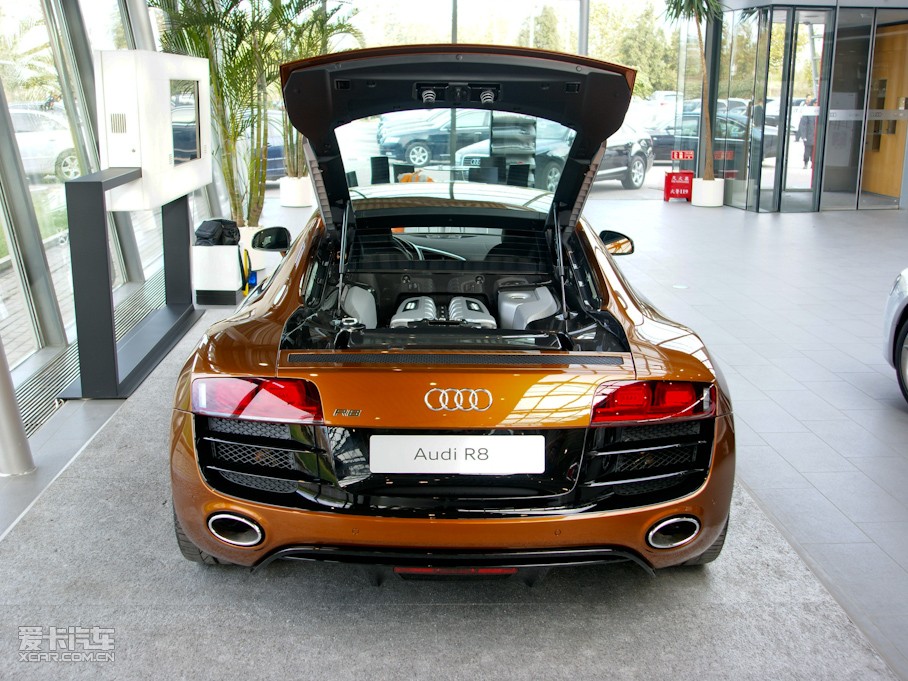 2010WR8 Coupe 5.2 FSI