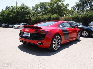 2010款Coupe 5.2 FSI 左后45度