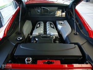 2010款Coupe 5.2 FSI 发动机