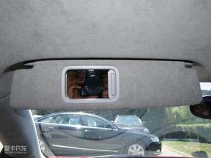 2010款Coupe 5.2 FSI 遮阳板（左）