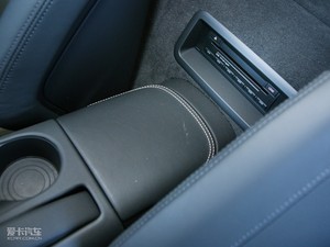 2010款Coupe 5.2 FSI 中央扶手箱