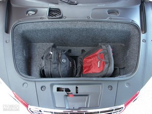 2010款Coupe 5.2 FSI 行李厢空间