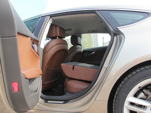 2012款3.0TFSI quattro豪华版 后排座椅放倒