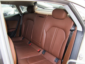 2012款3.0TFSI quattro豪华版 后排座椅