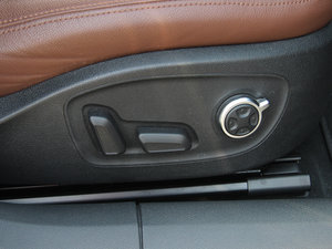 2012款3.0TFSI quattro豪华版 主驾驶座椅调节