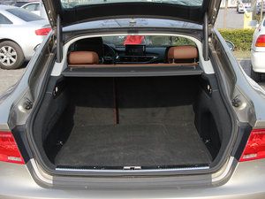 2012款3.0TFSI quattro豪华版 行李厢空间