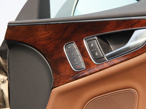 20123.0TFSI quattroA п؅^