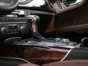 20123.0TFSI quattroA п؅^