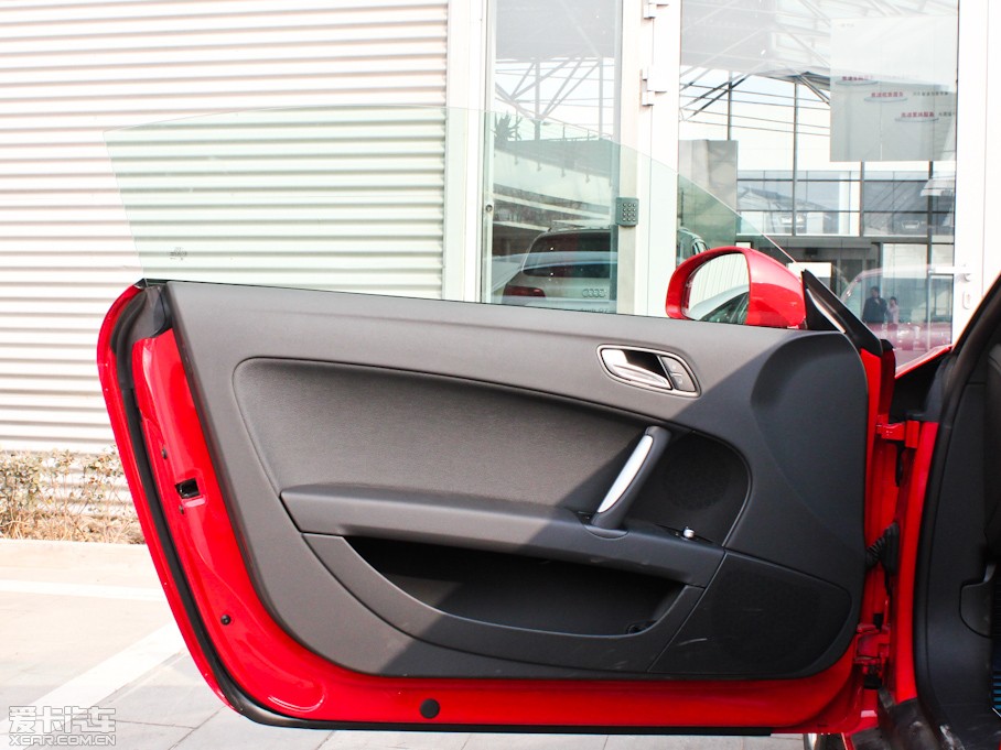 2011?yun)WTT Coupe 2.0TFSI Coupe