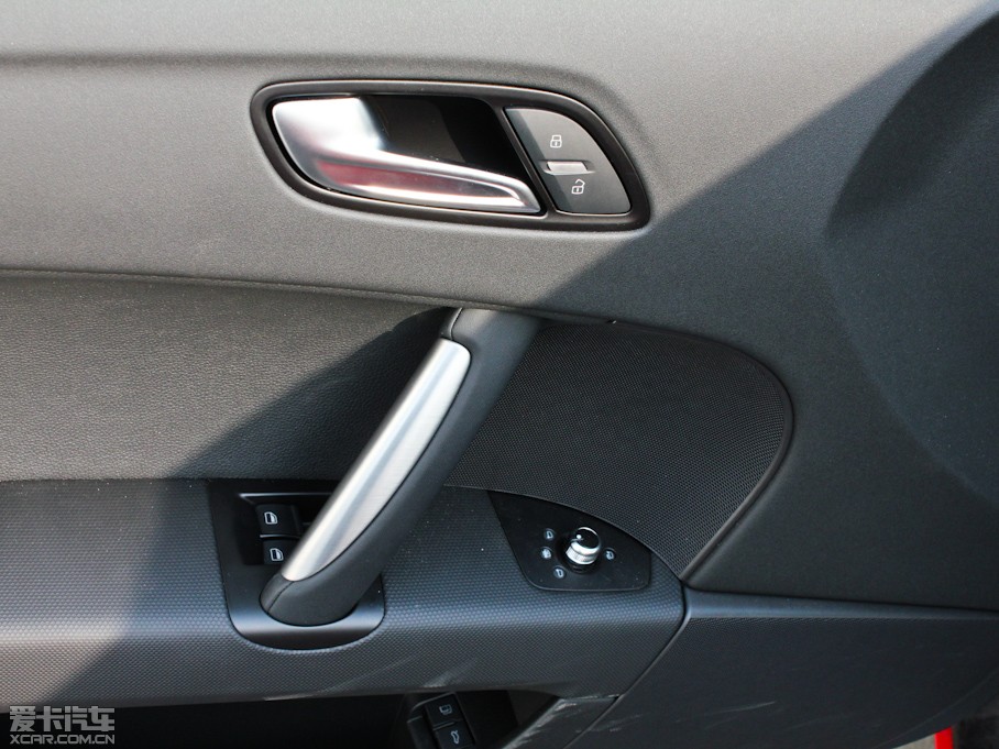 2011?yun)WTT Coupe 2.0TFSI Coupe