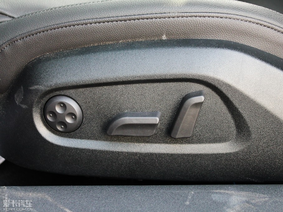 2011WTT Coupe 2.0TFSI Coupe