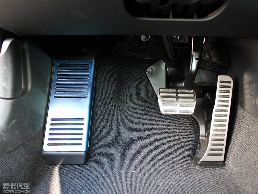 2011?yun)WTT Coupe 2.0TFSI Coupe