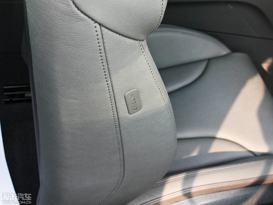 2011?yun)WTT Coupe 2.0TFSI Coupe