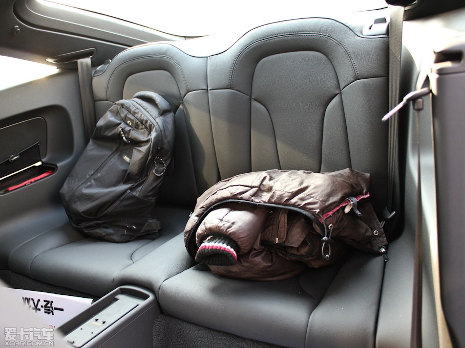 2011?yun)WTT Coupe 2.0TFSI Coupe