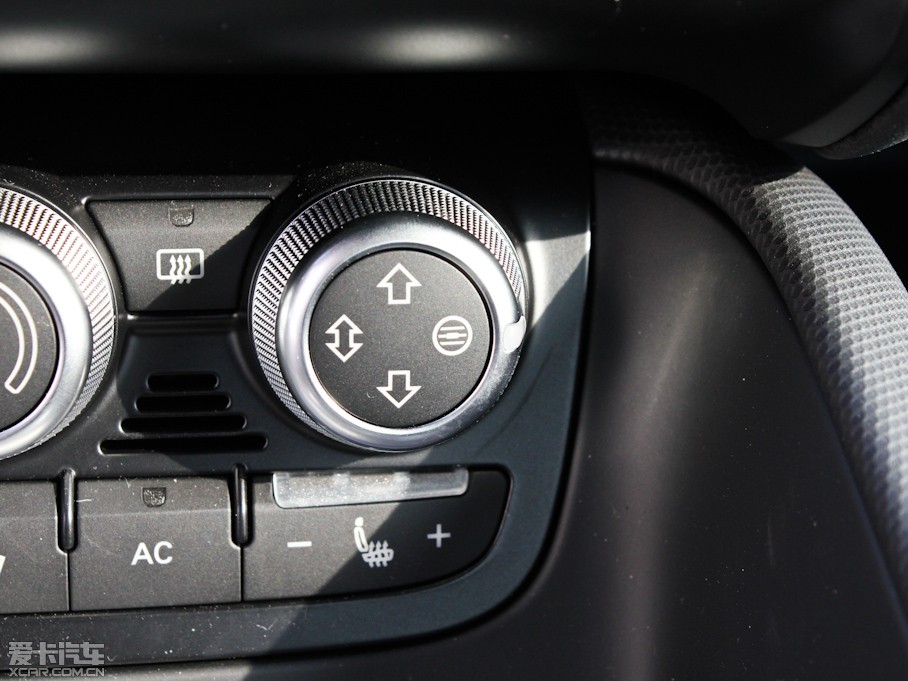 2011?yun)WTT Coupe 2.0TFSI Coupe