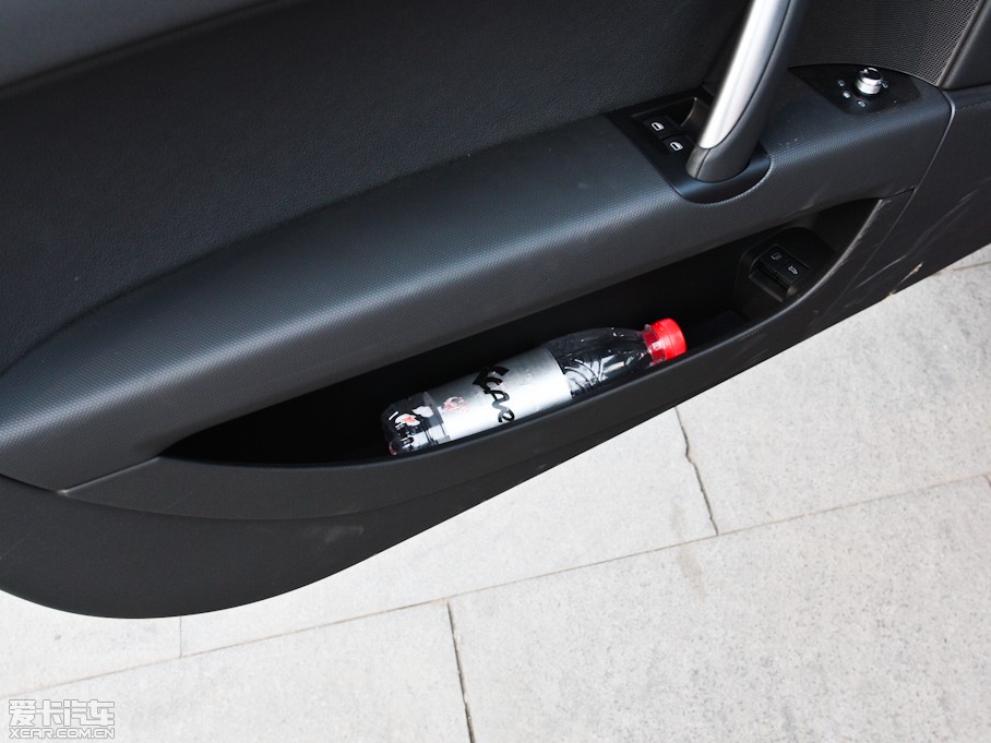 2011?yun)WTT Coupe 2.0TFSI Coupe