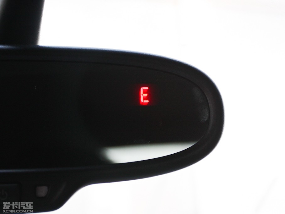 2011?yun)WTT Coupe 2.0TFSI Coupe