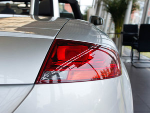 20112.0TFSI Roadster ^