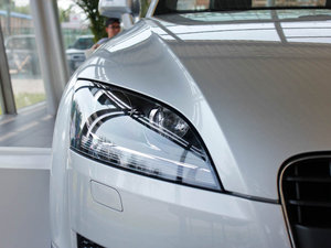 20112.0TFSI Roadster (x)(ji)^