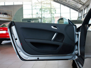 20112.0TFSI Roadster g