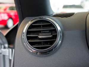 20112.0TFSI Roadster п؅^