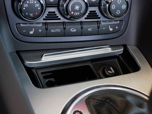 20112.0TFSI Roadster п؅^