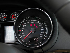 20112.0TFSI Roadster п؅^(q)