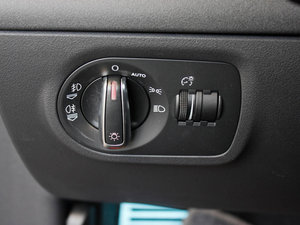 20112.0TFSI Roadster п؅^(q)