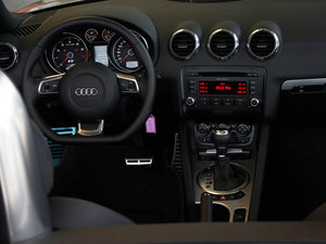 20112.0TFSI Roadster п؅^(q)