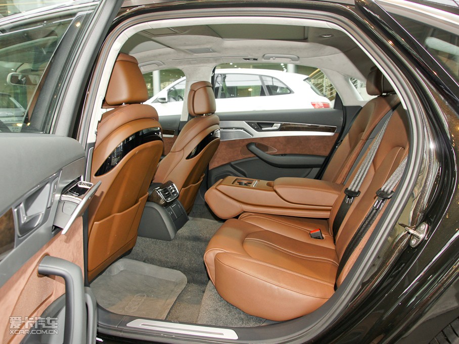 2011?yun)WA8 3.0TFSI F(245kW)