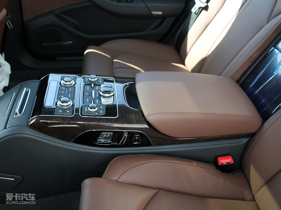 2011?yun)WA8 3.0TFSI F(245kW)