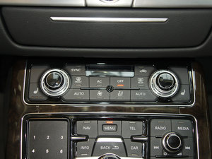 2011款3.0TFSI 尊贵型(245kW) 中控区