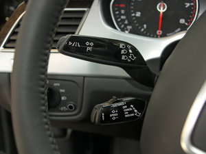 2011款3.0TFSI 尊贵型(245kW) 中控区