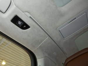 2011款3.0TFSI 尊贵型(245kW) 空间座椅