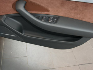 2011款3.0TFSI 尊贵型(245kW) 空间座椅