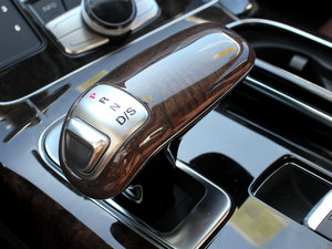 2011款3.0TFSI 尊贵型(245kW) 换挡杆