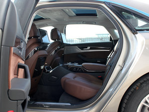 2011款3.0TFSI 尊贵型(245kW) 后排空间