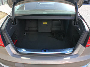 2011款3.0TFSI 尊贵型(245kW) 行李厢空间