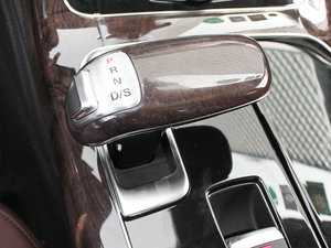 2011款3.0TFSI 豪华型(245kW) 换挡杆