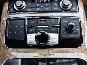 2011款3.0TFSI 舒适型(213kW) 中控区