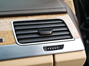 2011款3.0TFSI 舒适型(213kW) 中控区